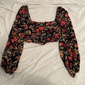 🌟2/14$🌟 Cropped floral long-sleeved